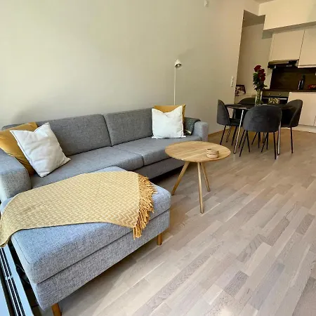 Central And Modern With Terrace