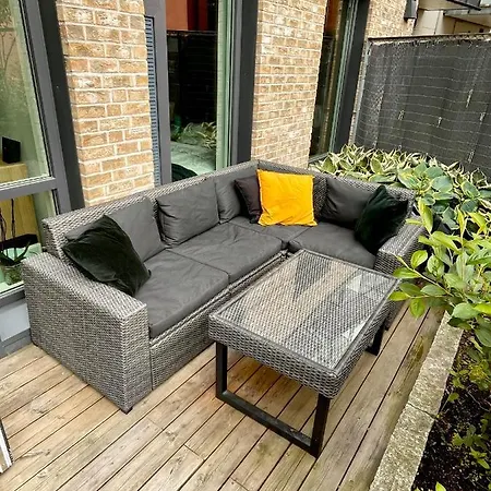 Central And Modern With Terrace شقة